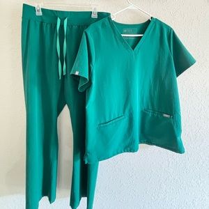 Figs hunter green scrub set size large
